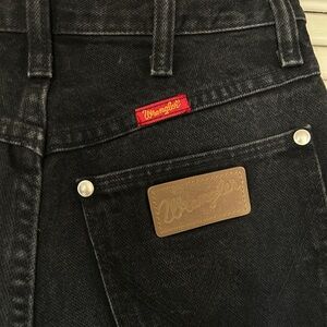 Wrangler high waisted black jeans cropped size 5 women’s